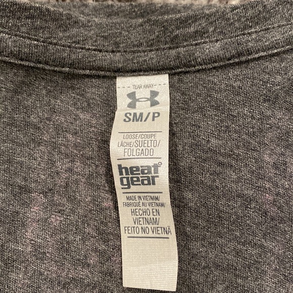 Under Amour Breast Cancer Awareness Long Sleeve T-Shirt. Size: S - Picture 6 of 14